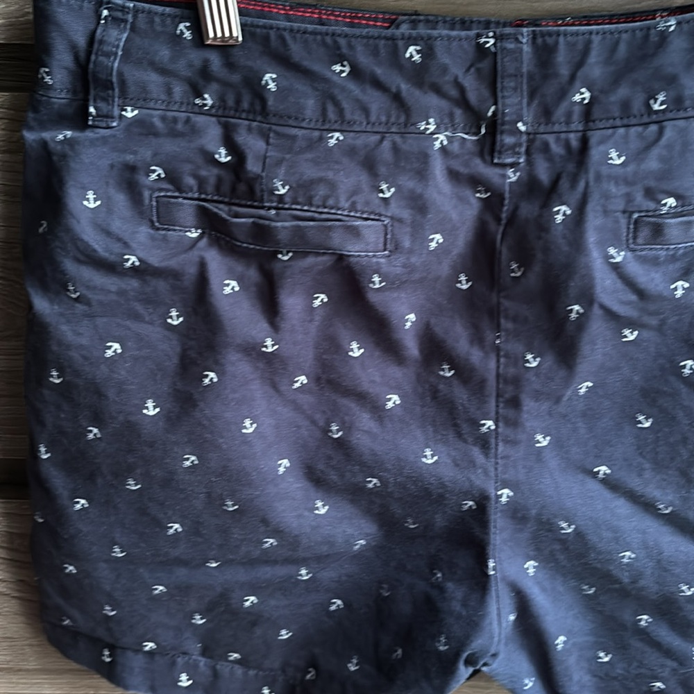 Tommy Hilfiger Women Blue Nautical Anchor Short Size 10 - Picture 3 of 4